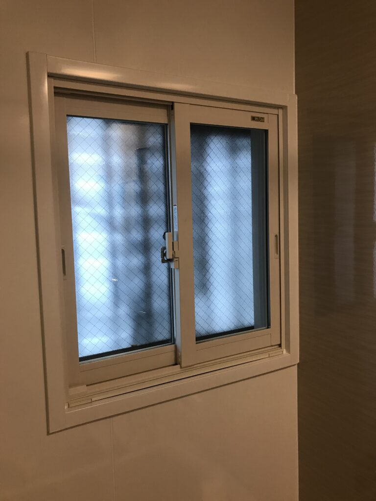 浴室窓インプラス